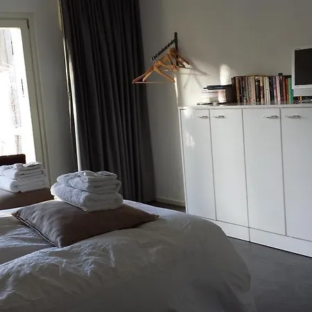Bed & Breakfast Westviolet 2*