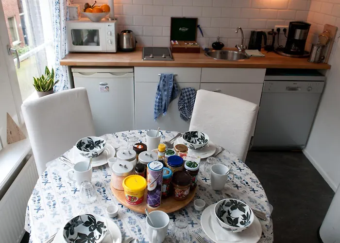 Bed & Breakfast Westviolet 4*